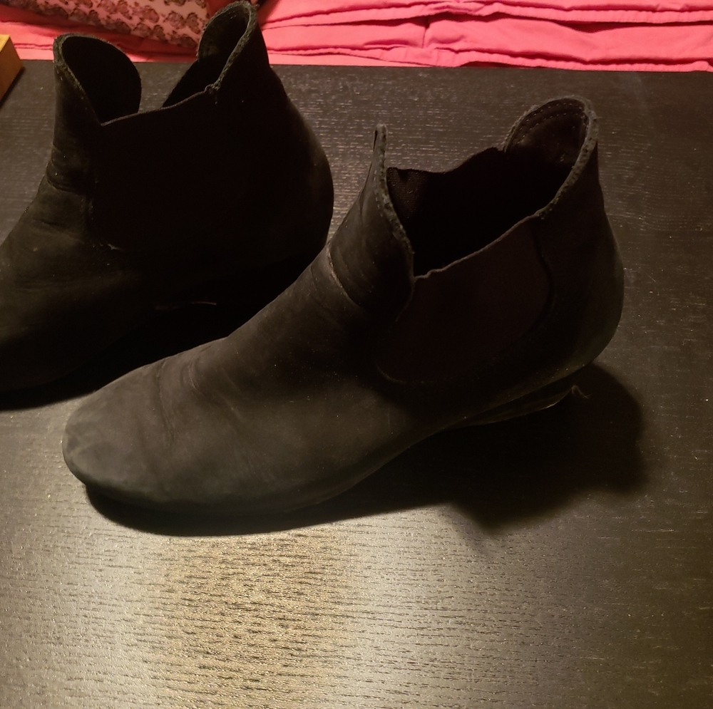Women's footwear